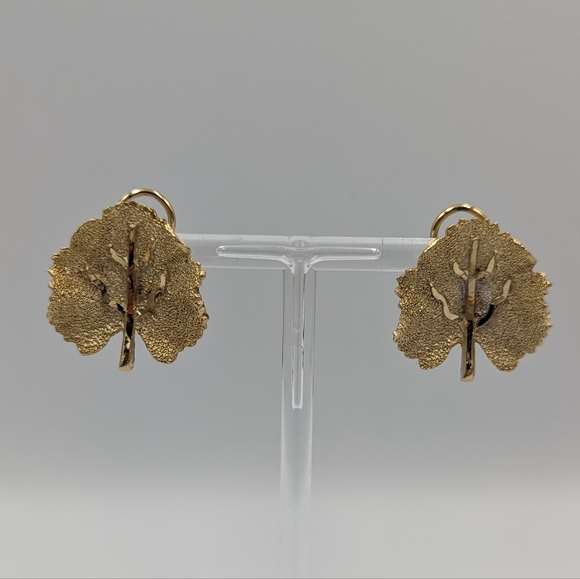 Vintage BSK Gold Tone Alder Leaf Clip on Earrings Omega Back - Picture 5 of 9